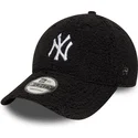 czarna-zakrzywiona-czapka-regulowana-9forty-winter-borg-new-york-yankees-mlb-marki-new-era
