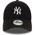 czarna-zakrzywiona-czapka-regulowana-9forty-winter-borg-new-york-yankees-mlb-marki-new-era