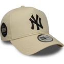 bezowa-czapka-z-daszkiem-typu-snapback-9forty-e-frame-side-patch-new-york-yankees-mlb-od-new-era