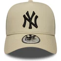 czapka-z-daszkiem-bezowa-snapback-9forty-e-frame-side-patch-new-york-yankees-mlb-new-era