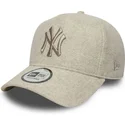 bezowa-czapka-z-zakrzywionym-daszkiem-snapback-z-bezowym-logo-9forty-e-frame-melton-new-york-yankees-mlb-new-era