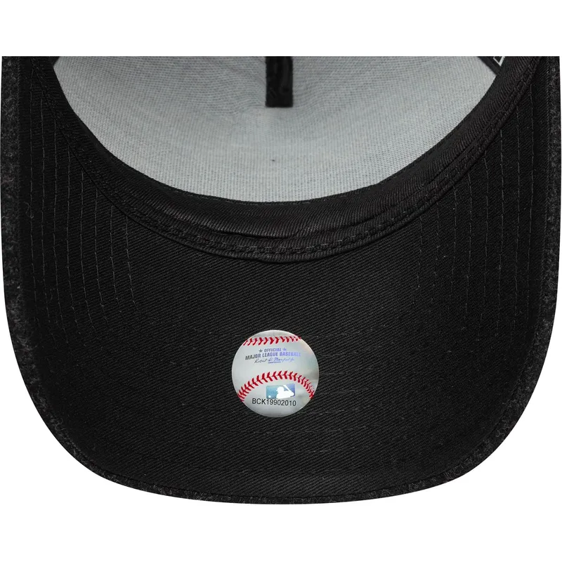 czarna-czapka-z-zakrzywionym-daszkiem-snapback-z-czarnym-logo-9forty-e-frame-melton-new-york-yankees-mlb-new-era