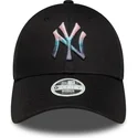 czarna-zakrzywiona-regulowana-czapka-dla-kobiet-9forty-z-metalicznym-logo-new-york-yankees-mlb-od-new-era