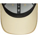 damska-zlota-regulowana-czapka-z-zakrzywionym-daszkiem-9forty-metallic-new-york-yankees-mlb-od-new-era
