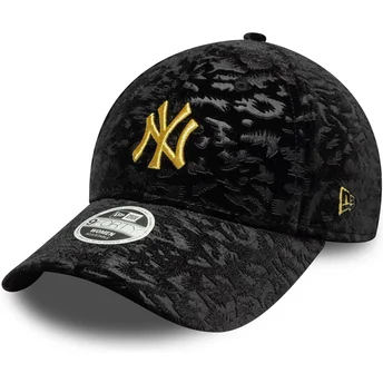 Czarna zakrzywiona regulowana czapka dla kobiet z żółtym logo 9FORTY Leo Velour Metallic New York Yankees MLB od New Era