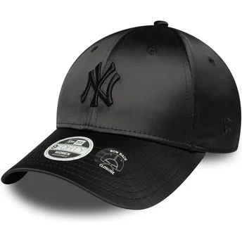 Czarna zakrzywiona regulowana czapka dla kobiet z czarnym logo 9FORTY Satin Bow Back New York Yankees MLB od New Era