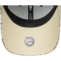 szara-zakrzywiona-czapka-regulowana-dla-kobiet-9forty-snake-new-york-yankees-mlb-od-new-era
