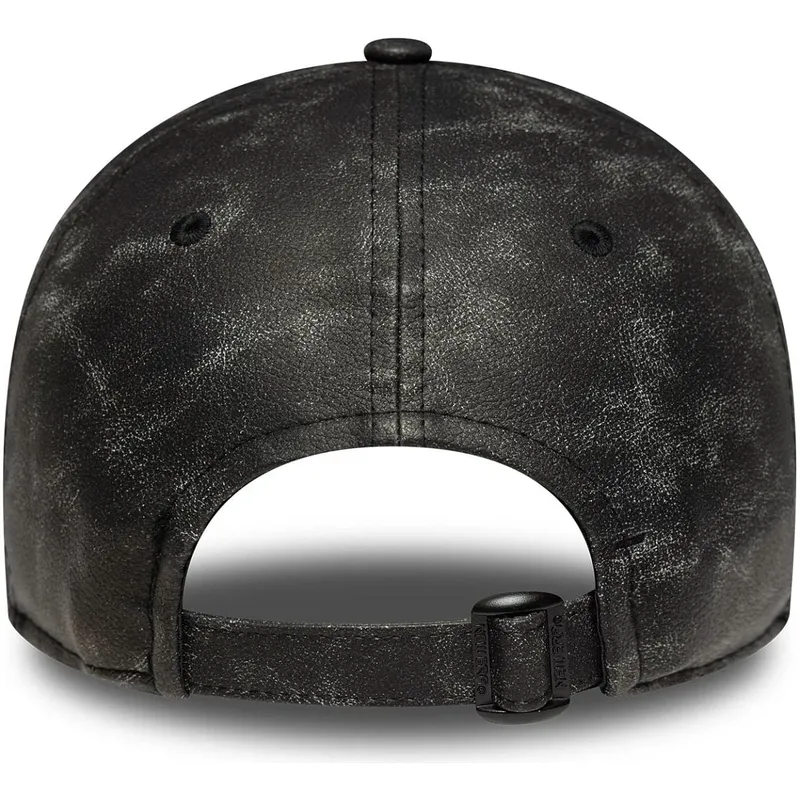 czarna-regulowana-czapka-z-zakrzywionym-daszkiem-dla-kobiet-z-czarnym-logo-9twenty-worn-pu-new-york-yankees-mlb-new-era