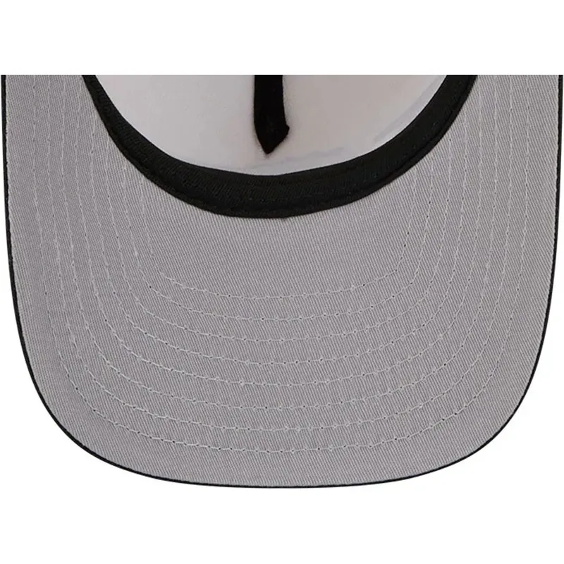 bezowo-czarna-zakrzywiona-czapka-snapback-9fifty-a-frame-precurved-hardwood-classics-toronto-raptors-nba-new-era