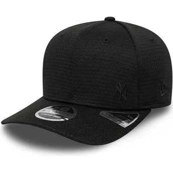 Czarna czapka z zakrzywionym daszkiem snapback 9SEVENTY Stretch Snap Mesh Flawless New York Yankees MLB New Era