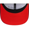 biala-i-czarna-zakrzywiona-czapka-snapback-9seventy-stretch-snap-aprilia-piaggio-od-new-era