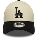 bezowo-czarna-regulowana-czapka-z-zakrzywionym-daszkiem-9forty-colour-block-los-angeles-dodgers-mlb-new-era
