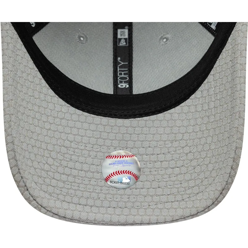 szara-czapka-z-daszkiem-snapback-z-szarym-logo-9forty-mesh-flawless-new-york-yankees-mlb-new-era