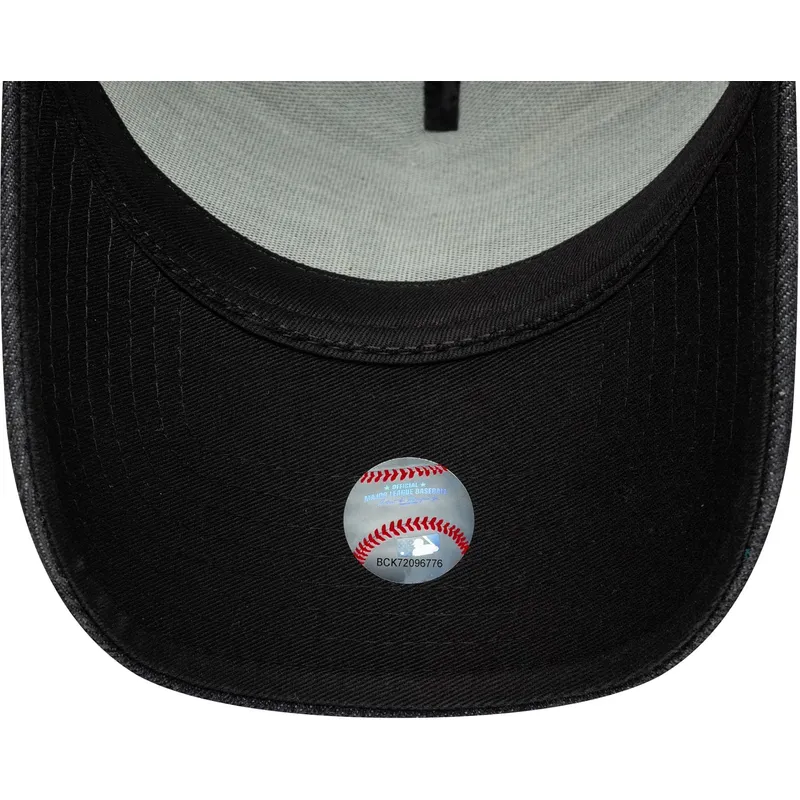 czarna-zakrzywiona-czapka-snapback-9forty-e-frame-denim-new-york-yankees-mlb-new-era