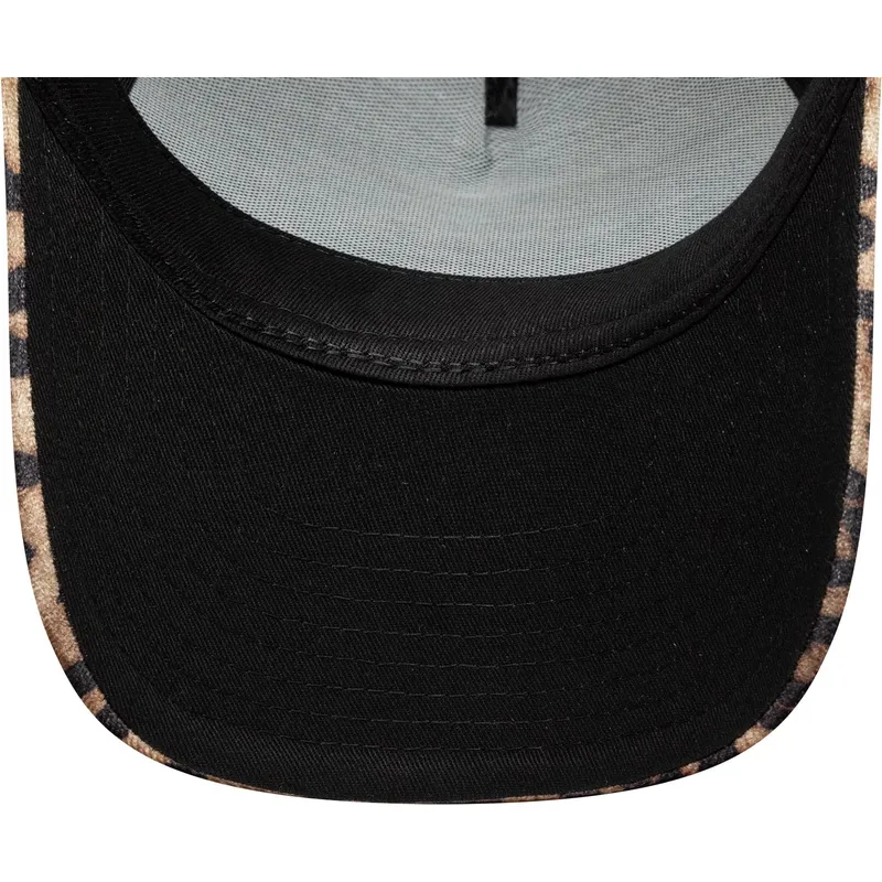 czapka-trucker-w-panterke-dla-kobiet-9forty-a-frame-m-crown-new-era