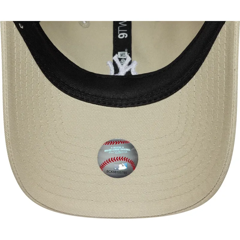 new-era-curved-brim-women-9twenty-washed-mini-new-york-yankees-mlb-beige-adjustable-cap