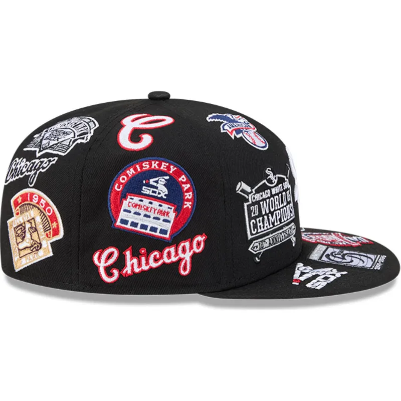 czarna-dopasowana-czapka-z-plaskim-daszkiem-59fifty-all-over-logos-chicago-white-sox-mlb-new-era