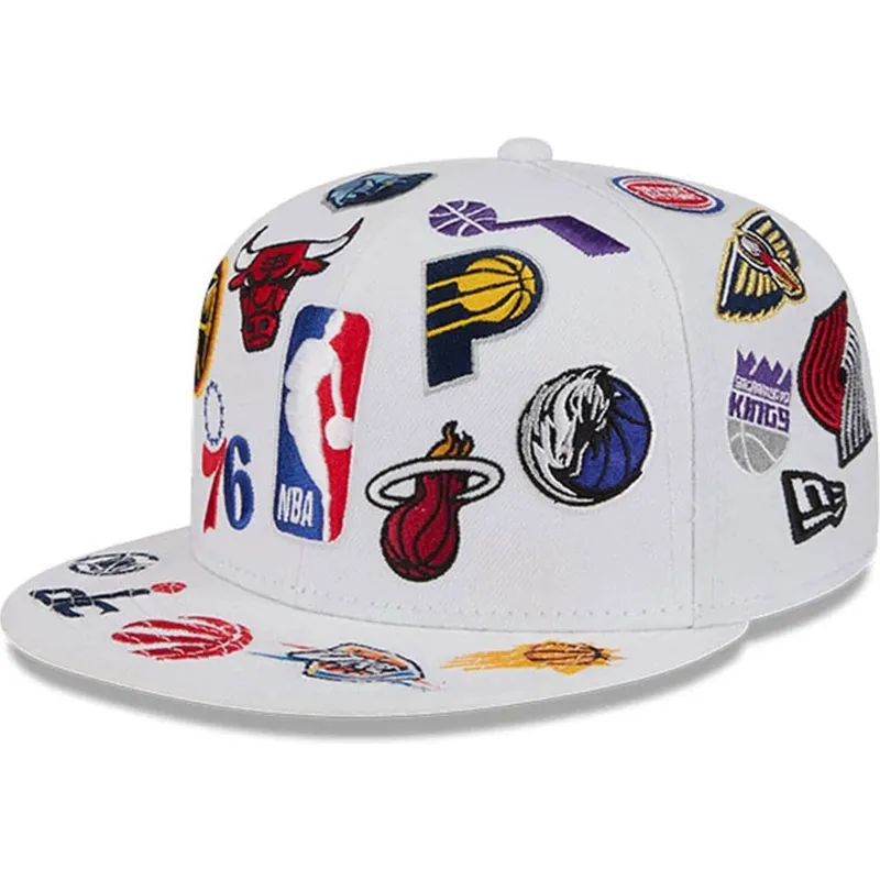 biala-dopasowana-czapka-z-daszkiem-59fifty-all-over-nba-new-era
