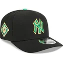 czarna-czapka-z-zakrzywionym-daszkiem-snapback-9seventy-stretch-snap-saint-patrick-s-day-new-york-yankees-mlb-new-era