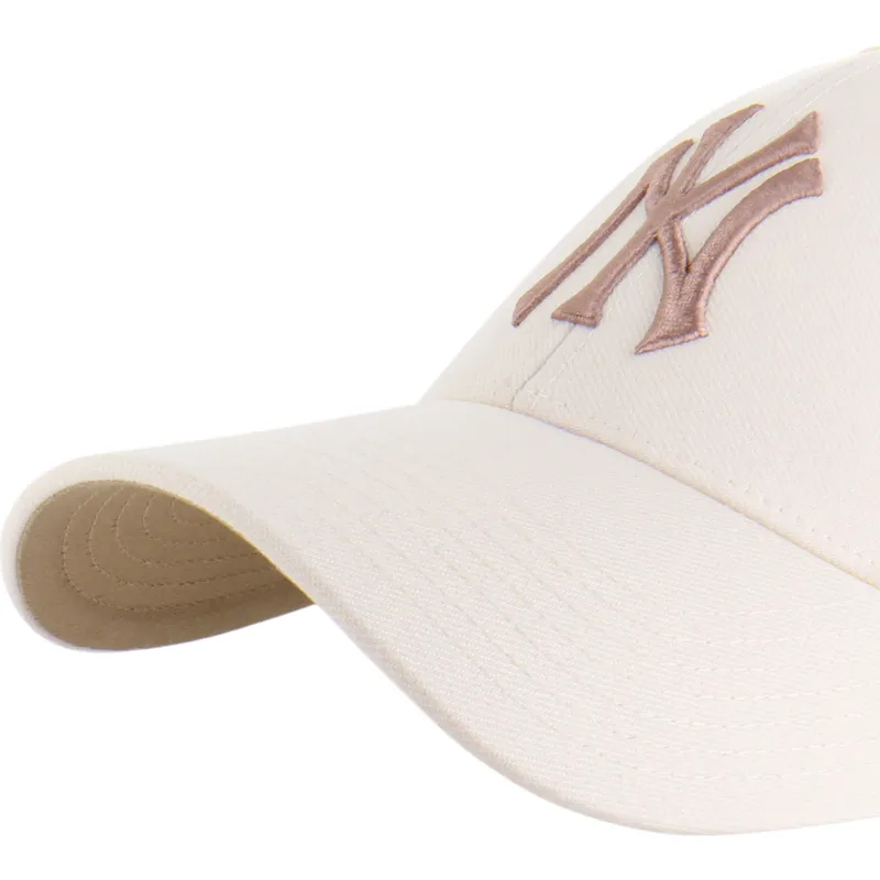 bezowa-czapka-z-daszkiem-snapback-z-brazowym-logo-mvp-ballpark-new-york-yankees-mlb-od-47-brand