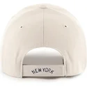 gorra-curva-beige-ajustable-con-logo-azul-marino-mvp-de-new-york-yankees-mlb-de-47-brand