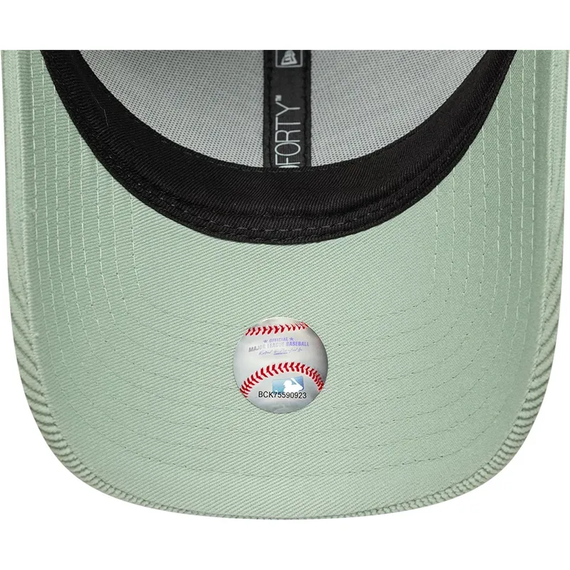 zielona-regulowana-czapka-z-daszkiem-dla-kobiet-9forty-mini-cord-new-york-yankees-mlb-new-era