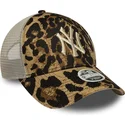 czapka-trucker-w-panterke-dla-kobiet-9forty-m-crown-a-frame-leopard-new-york-yankees-mlb-new-era