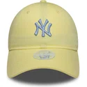 zolta-zakrzywiona-czapka-regulowana-damska-9twenty-league-essential-midi-new-york-yankees-mlb-new-era