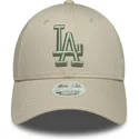 bezowa-regulowana-czapka-z-zakrzywionym-daszkiem-z-zielonym-logo-dla-kobiet-9forty-league-essential-los-angeles-dodgers-mlb-new-