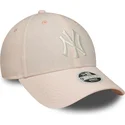 jasnorozowa-regulowana-czapka-z-zakrzywionym-daszkiem-dla-kobiet-9forty-linen-new-york-yankees-mlb-new-era