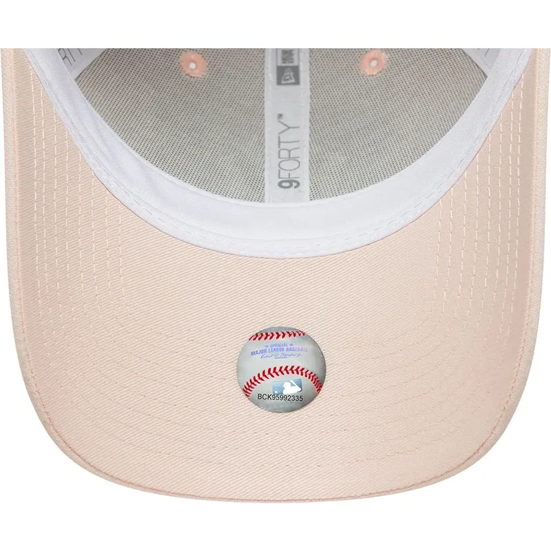 jasnorozowa-regulowana-czapka-z-zakrzywionym-daszkiem-dla-kobiet-9forty-linen-new-york-yankees-mlb-new-era
