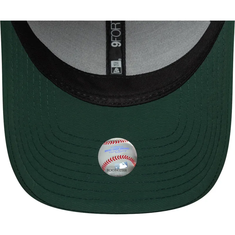 zielona-regulowana-czapka-z-zakrzywionym-daszkiem-9forty-recycled-midi-oakland-athletics-mlb-new-era