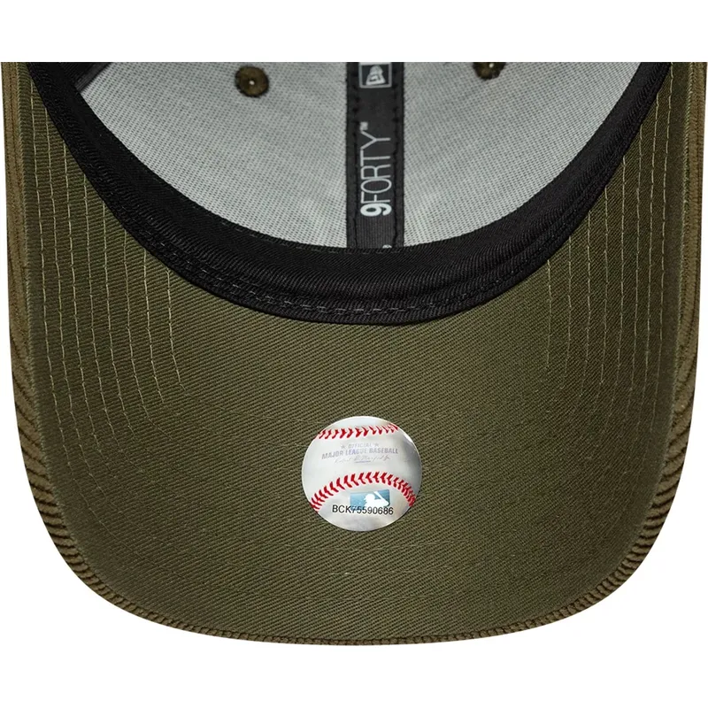 zielona-regulowana-czapka-z-daszkiem-9forty-soft-cord-new-york-yankees-mlb-new-era