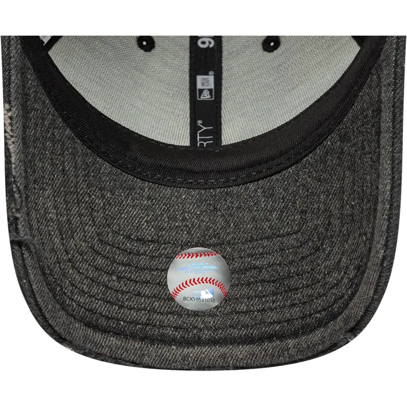 czarna-regulowana-czapka-z-zakrzywionym-daszkiem-9forty-acid-wash-denim-new-york-yankees-mlb-new-era