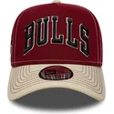 czerwona-i-bezowa-czapka-z-daszkiem-snapback-e-frame-city-icon-chicago-bulls-nba-new-era