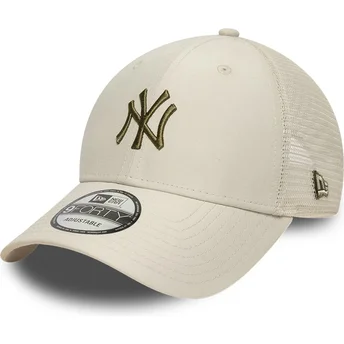 Beżowa regulowana czapka trucker z zielonym logo 9FORTY Homefield Midi New York Yankees MLB New Era