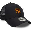 granatowa-regulowana-czapka-trucker-z-pomaranczowym-logo-9forty-homefield-midi-new-york-yankees-mlb-new-era