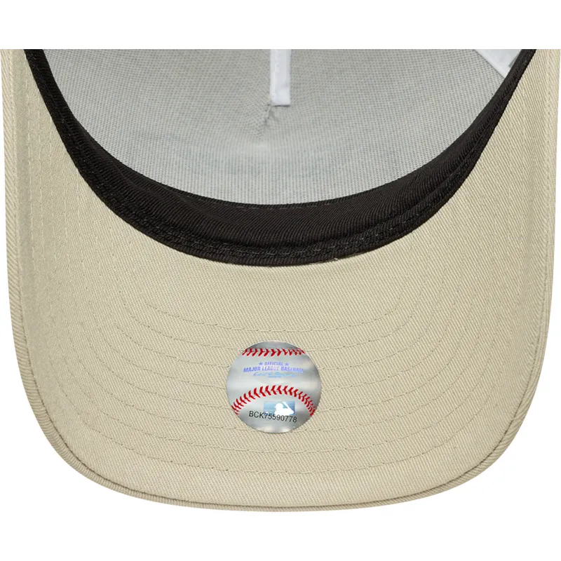 czapka-trucker-bezowa-9forty-m-crown-a-frame-new-york-yankees-mlb-new-era