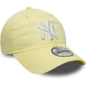 zolta-jasna-czapka-z-daszkiem-regulowana-9twenty-league-essential-new-york-yankees-mlb-new-era