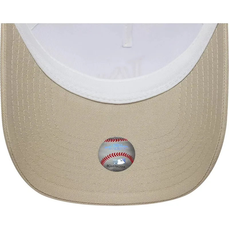 czapka-trucker-bezowa-i-biala-z-bezowym-logo-a-frame-league-essential-los-angeles-dodgers-mlb-new-era