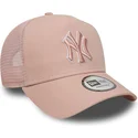 czapka-trucker-rozowa-z-rozowym-logo-a-frame-outline-new-york-yankees-mlb-new-era