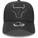 czapka-trucker-czarna-z-czarnym-logo-a-frame-outline-chicago-bulls-nba-new-era