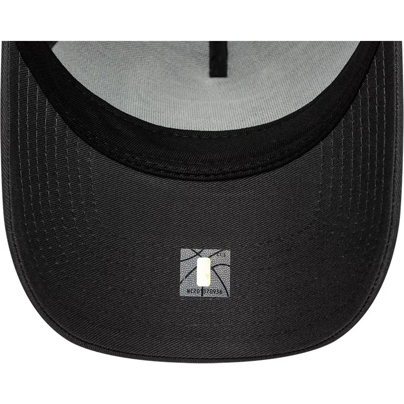 czapka-trucker-czarna-z-czarnym-logo-a-frame-outline-chicago-bulls-nba-new-era