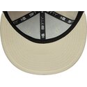 plaska-czapka-bezowa-dopasowana-z-granatowym-logo-59fifty-city-icon-new-york-yankees-new-era