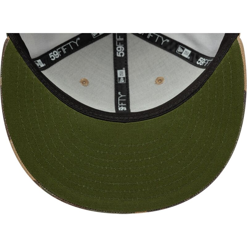 plaska-czapka-kamuflazowa-dopasowana-z-czarnym-logo-59fifty-camo-new-york-yankees-mlb-new-era