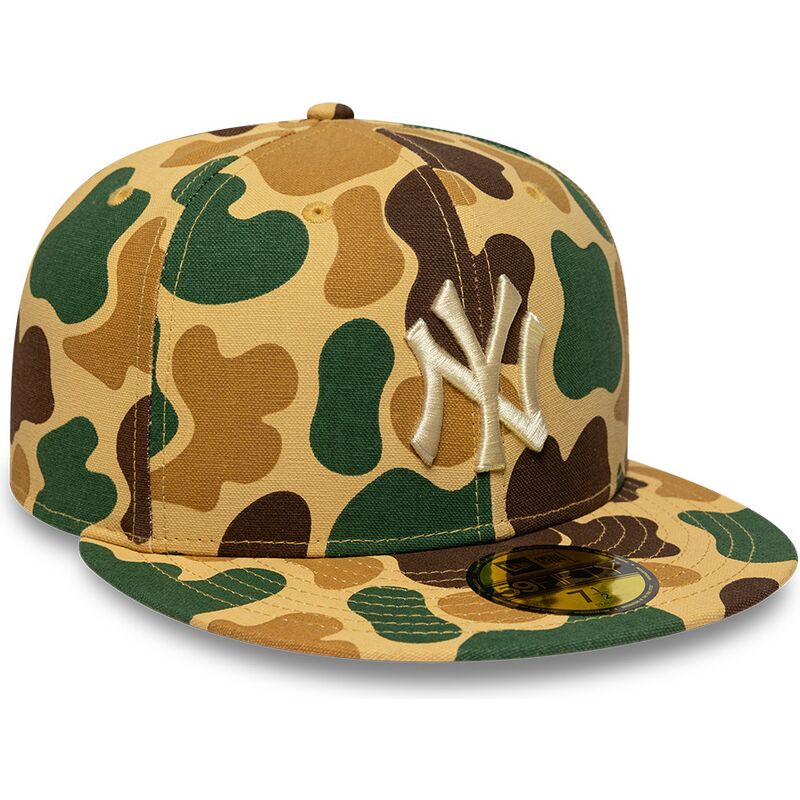 plaska-czapka-kamuflazowa-dopasowana-z-bezowym-logo-59fifty-camo-new-york-yankees-mlb-new-era