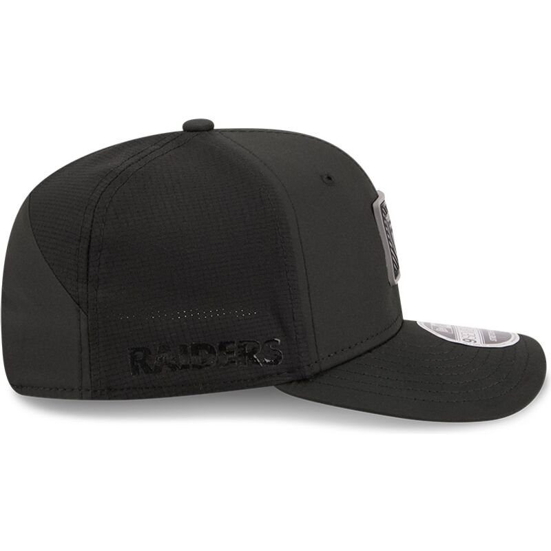 czapki-curva-czarny-snapback-9seventy-stretch-snap-training-pack-2026-las-vegas-raiders-nfl-new-era