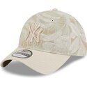 bezowa-regulowana-czapka-z-zakrzywionym-daszkiem-9twenty-leafy-palm-new-york-yankees-mlb-new-era