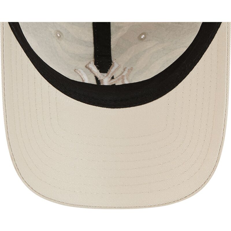 bezowa-regulowana-czapka-z-zakrzywionym-daszkiem-9twenty-leafy-palm-new-york-yankees-mlb-new-era
