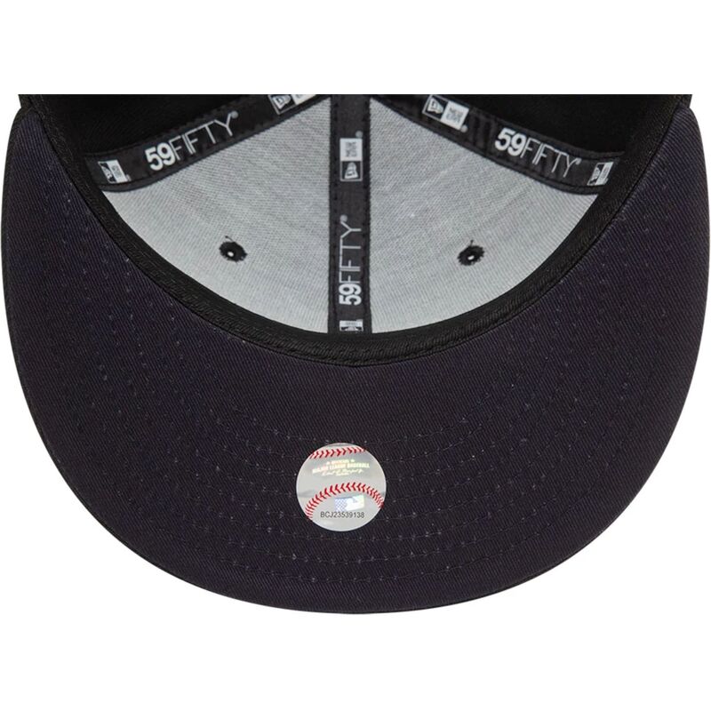 czarna-dopasowana-czapka-z-daszkiem-59fifty-heart-icon-atlanta-braves-mlb-new-era